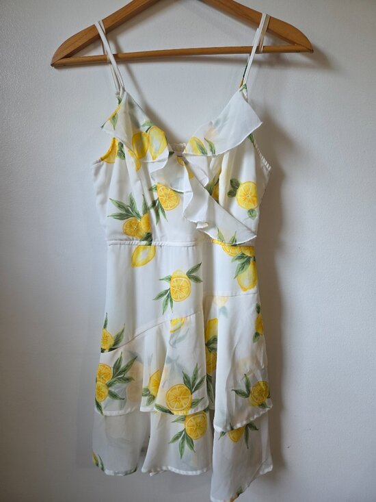 JAPNA Dresses & Skirts - EUC LIKE NEW JAPNA SURPLICE NECK RUFFLED LAYERED TANK SHORT LEMON PRINT DRESS S